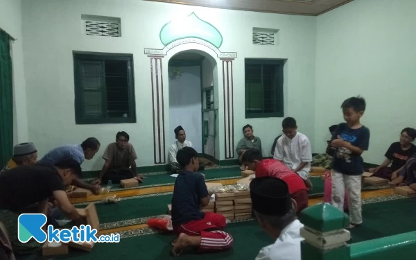 Thumbnail Sambut Ramadan, Masjid Salafiyah Tuk Buntung Madiun Lestarikan Tradisi 'Megengan'