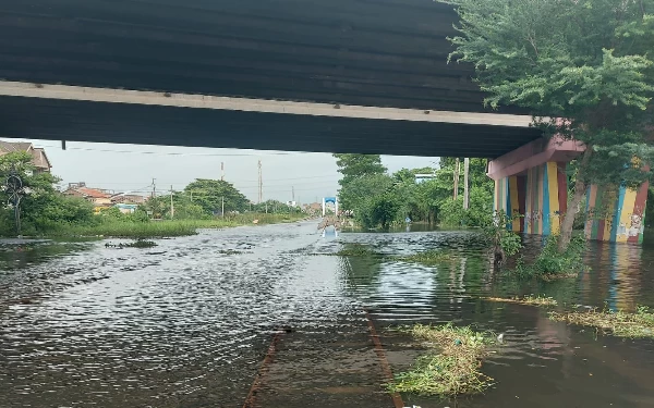 Thumbnail Banjir Semarang, 58 Calon Penumpang KAI Batalkan Keberangkatan