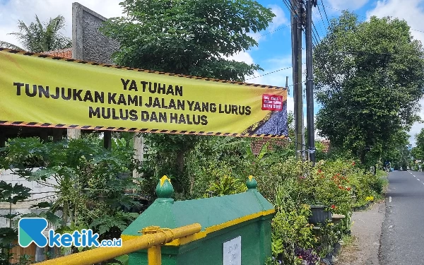 Aksi Pemasangan Spanduk di Jalan Godean Sleman, Bentuk Protes Warga