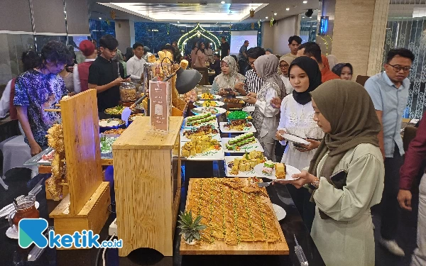 Foto Menu turki menjadi andalan Santika Premier Gubeng untuk berbuka puasa, Rabu (20/3/2024). (Foto: Khaesar/Ketik.co.id)