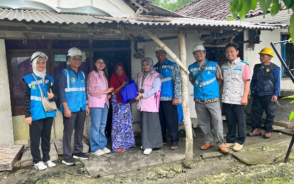 Srikandi PLN Jatim Gagas Light Up The Dream, Pasang Listrik Baru untuk Masyarakat Prasejahtera