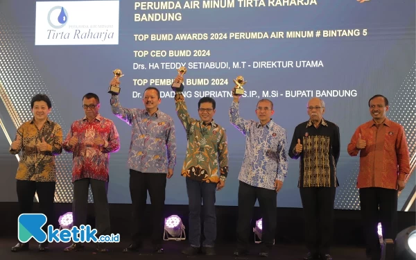 Thumbnail Berita - Pemkab Bandung Borong 5 Penghargaan Top BUMD 2024