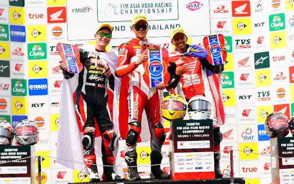 Thumbnail Berita - Pebalap AHRT Indonesia Tunggangi CBR250RR Raih Podium Tertinggi di ARRC Thailand