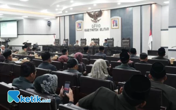 Thumbnail Berita - Rapat Paripurna DPRD Kabupaten Blitar, Jabarkan Pokok Pikiran DPRD dan LKPJ Bupati
