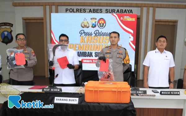 Foto Press Confrence Polrestabes Surabaya kasus Pembunuhan Sukolilo. (Foto: Shinta Miranda/Ketik.co.id)