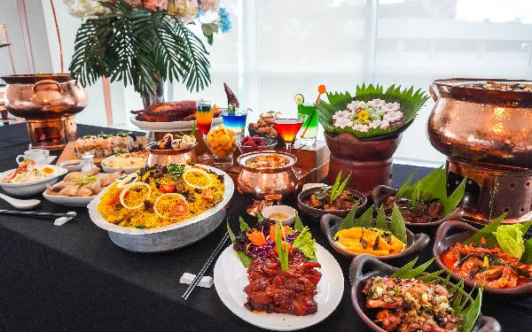 Foto Ragam menu lezat yang siap temani berbuka puasa (Foto: dok. HARRIS Hotel & Conventions Bundaran Satelit Surabaya)