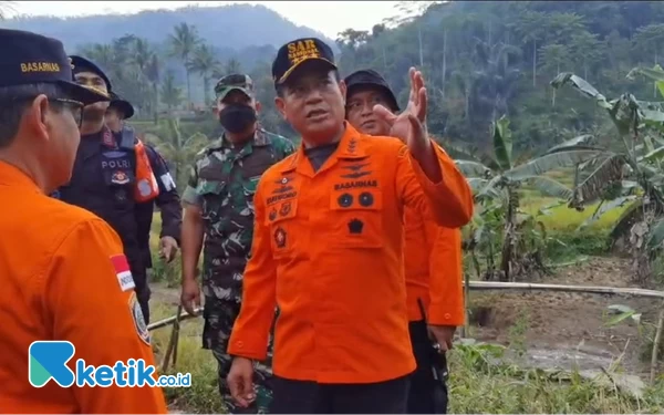 Thumbnail Berita - Kepala Basarnas Ungkap Kendala Proses Evakuasi Korban Longsor Bandung Barat