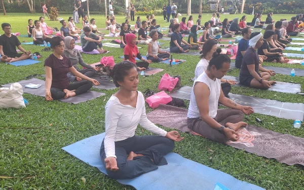 Thumbnail Berita - Dengan Semangat 'Bali Spirit Festival', Para Praktisi Yoga Berlatih Bersama di Yogyakarta
