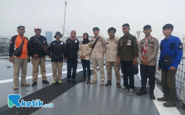 Thumbnail BPBD Jatim Kirim Tim Asesmen dan Logistik ke Bawean, Naik Kapal KRI Teluk Banten 516