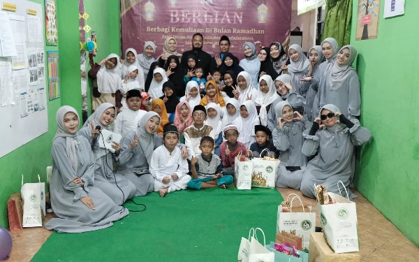 Thumbnail Putri Hijab Jawa Timur 2023 Berbagi Kemuliaan di Bulan Ramadan Melalui 'Berlian'