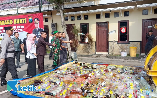 Musnahkan Miras Jelang Idul Fitri, Polres Kediri Bakal Gencarkan Operasi Pekat