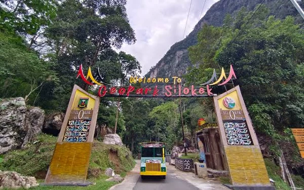Foto Pintu masuk Geopark Silokek. (Foto: Dinas Pariwisata dan Olahraga Kabupaten Sijunjung)