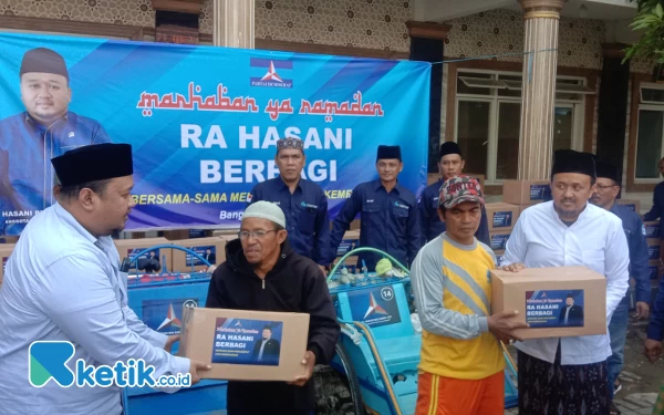 Ratusan Tukang Becak Terima Sembako dari HZ Center