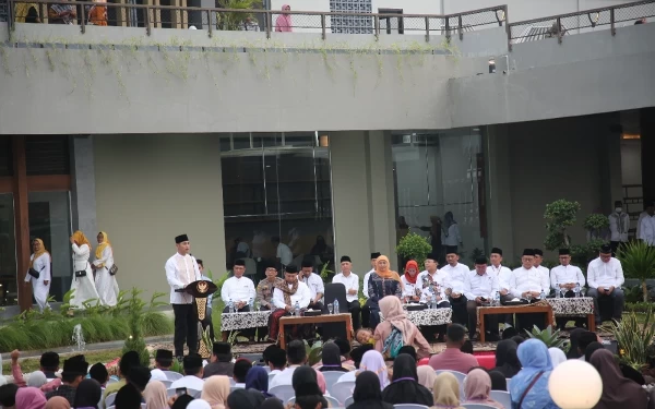 Foto Bupati Lindra saat memberikan sambutan dalam acara Soft Opening Tuban Abirama (06/04/2024)(Foto Ahmad Istihar/Ketik.co.id)