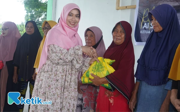 GOW Halsel Berbagi, 100 Paket Bingkisan Tuai Senyum Mama Single Parent di Penghujung Ramadan