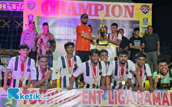Thumbnail El Akif Fc Juara  Liga Ramadan Futsal Babide Cup VIII 2024. Bupati Bassam Beri Bonus THR ke Tim Juara