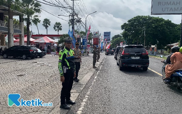 Tinjau Arus Mudik, Kapolres Situbondo Minta Petugas Layani Pemudik dengan Humanis