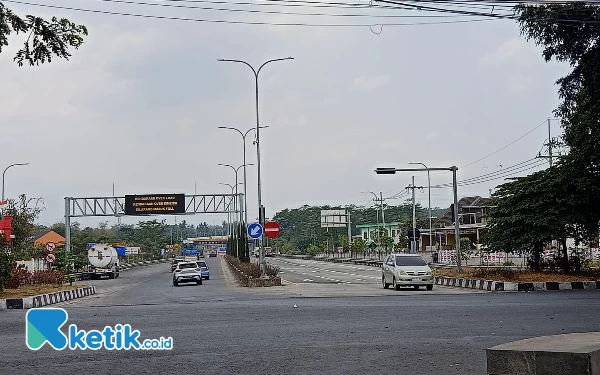 Thumbnail H+3 Lebaran, Exit Tol Madyopuro Kota Malang Terpantau Masih Lancar
