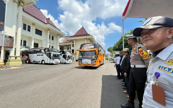 Pemkab Tuban Lepas 191 Warga Balik Mudik Gratis