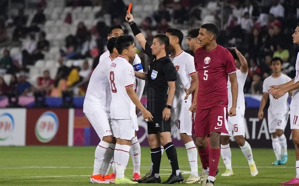 Thumbnail Berita - Piala Asia U-23 2024: 2 Kartu Merah Warnai Kekalahan 0-2 Indonesia atas Qatar