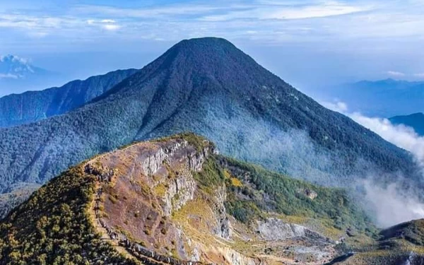 7 Objek Wisata Gunung Gede Cianjur, Ada Kawah hingga Air Terjun, Semua ...