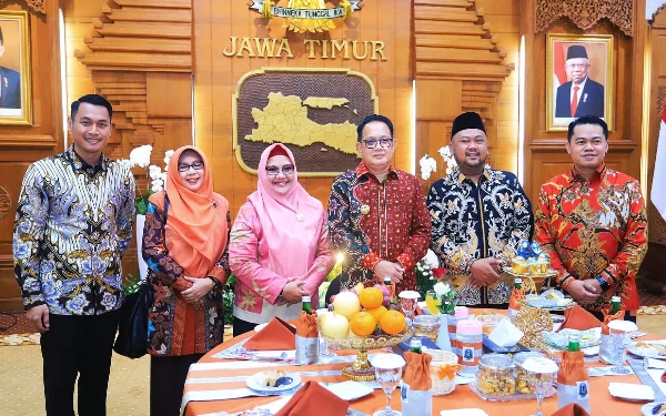 Thumbnail Halalbihalal bersama Kepala Daerah dan Pimpinan BUMD, Pj Gubernur Jatim: Sudah Tradisi