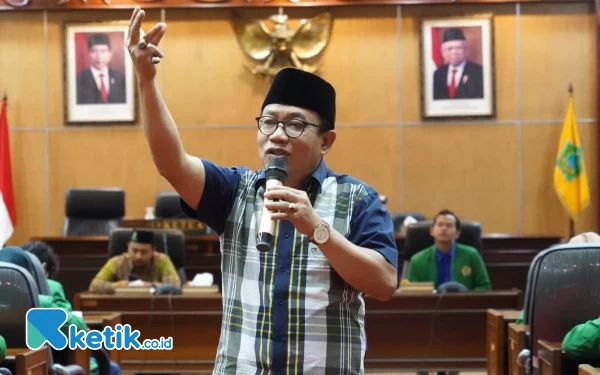 Thumbnail Bupati Muhdlor Tersangka KPK, Ketua DPRD Sidoarjo H Usman Yakin Pemerintahan Tetap Jalan