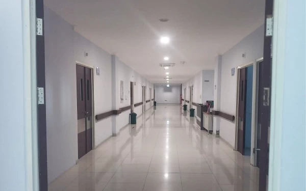 Foto Rumah Sakit Umum Daerah Sidoarjo Barat (RSUD Sibar) yang disebut-sebut sebagai tempat Bupati Muhdlor dirawat pada Jumat (19/4/2024). (Foto: istimewa)