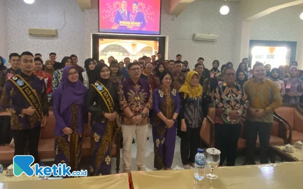 Foto Sesi wawancara Duta Bahasa Jatim di Gedung Cut Nyak Dien. (Foto: Shinta Miranda/Ketik.co.id)