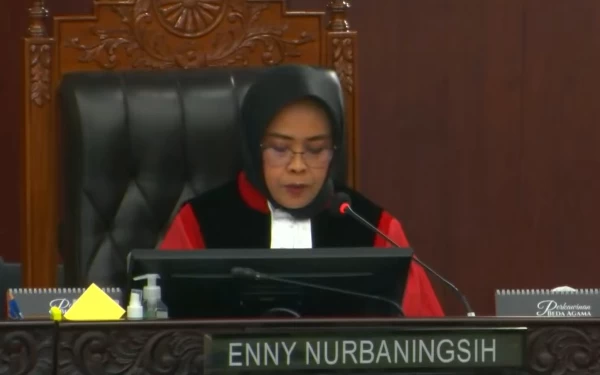 Thumbnail Berita - TOK, Hakim MK Tolak Gugatan Paslon 01 Soal Kecurangan Pemilu dan Terima Pencalonan Gibran
