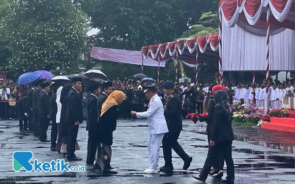 Foto Penganugerahan Satylancana Karya Bakti oleh Menteri Dalam Negeri. (Foto: Shinta Miranda/Ketik.co.id)