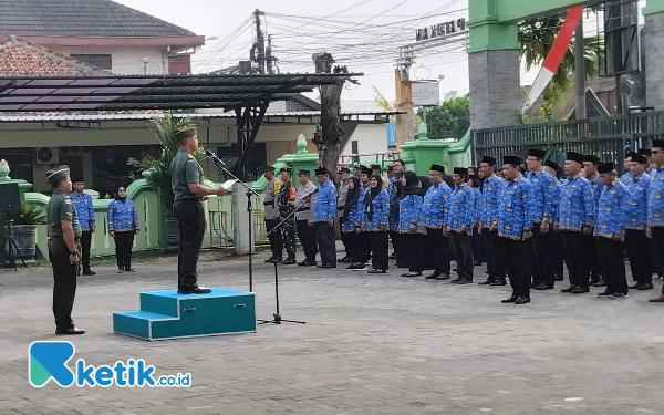 Foto Para Lurah dan Pamong Kalurahan di Kapanewon Gamping tetap pakai seragam Korpri. (Foto: Wahyani/Ketik.co.id)