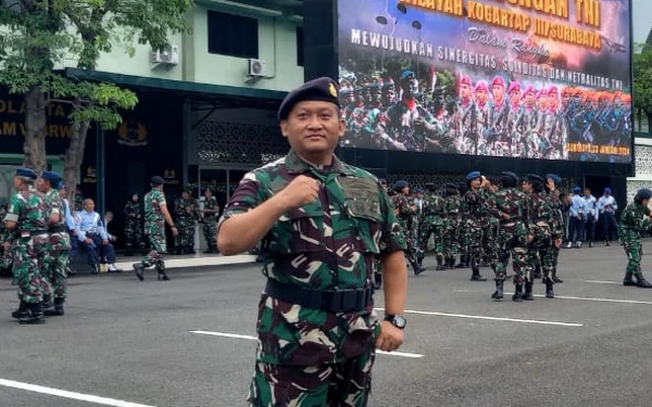 Thumbnail Berita - Muhammad Basuni, Mayor TNI AL 51 Tahun yang Rampungkan Pendidikan S2 Keperawatan Unusa