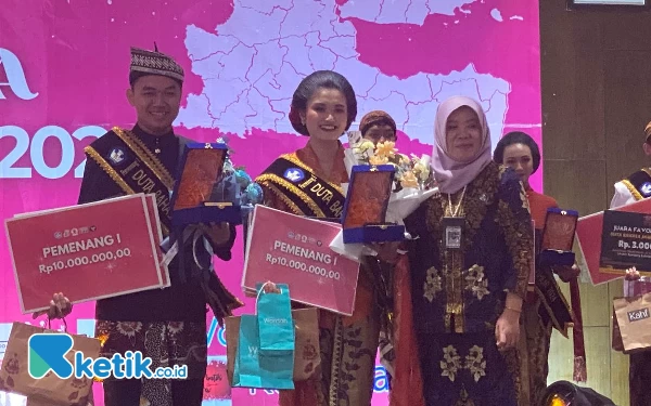 Thumbnail Berita - Resmi, Mahasiswa UINSA dan UB Berhasil Jadi Duta Bahasa Jawa Timur 2024