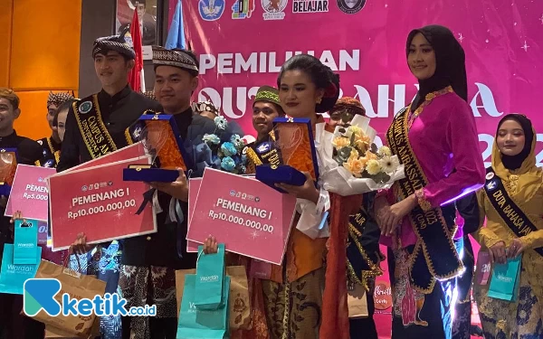 Foto Pemenang Duta Bahasa Jatim 2024. (Foto: Shinta Miranda/Ketik.co.id)