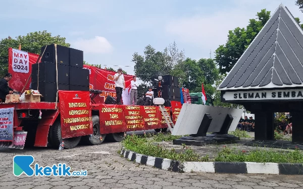 Gunakan Truk Trailer, Demo di Sleman Soroti Dugaan Mafia dan Kasus Malioboro City