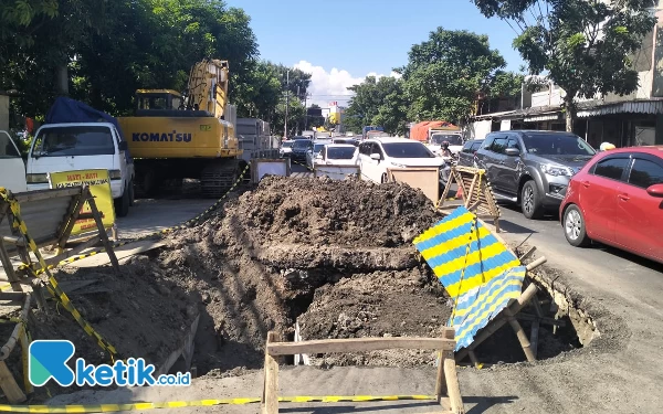 Macet Akibat Pembangunan Box Culvert, Kepala DSDABM Surabaya Ingatkan Manfaat Jangka Panjang