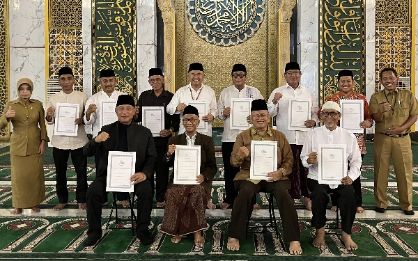 Thumbnail Berita - Pemprov Jatim Tunjuk HM Arum Sabil Jadi Dewan Pembina Masjid Nasional Al-Akbar Surabaya