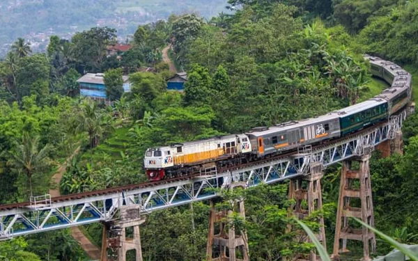 Long Weekend Bulan Mei, Yuk Cobain Berwisata Dekat Stasiun Kereta, Ada Masjid Al-Jabbar hingga Candi Prambanan