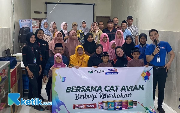 Mitra 10 Wiyung Gandeng Avian Berbagi Kebahagiaan Untuk Anak Panti Asuhan Surabaya