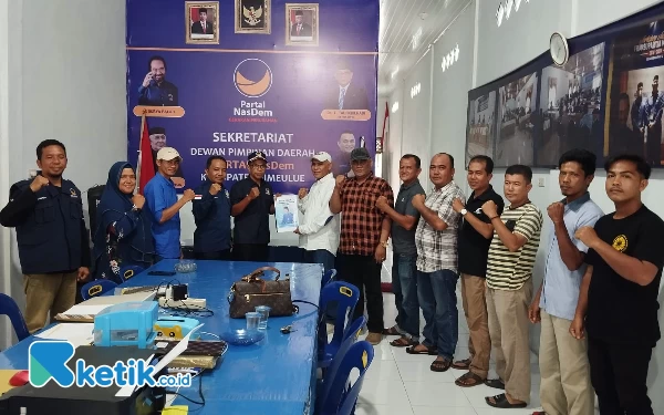 Foto Pendaftaran H Mawardi ke Partai NasDem. (Helman Gusti Fandaya/Ketik.co.id)