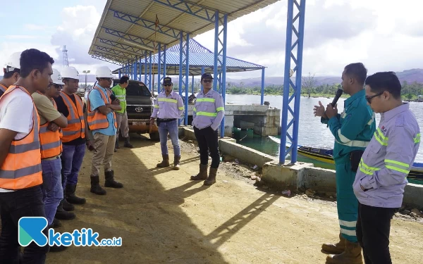 Foto Dermaga Panji Desa Kawasi Baru, salah satu infrastruktur yang dibangun Harita Nickel (Foto Fadly For Ketik.co.id)