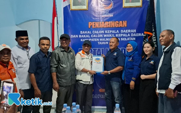 Dipimpin Ketua PKS, Ribuan Massa Kawal Tim Bassam Kasuba Daftar Cabup Halsel ke Partai Nasdem