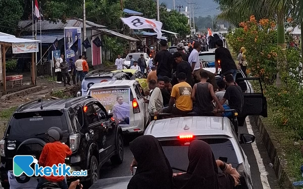 Foto Ribuan masa simpatisan Bassam Kasuba saat Konvoi (Foto Mursal Bahtiar)