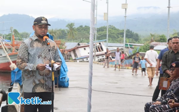 Foto Bassam Kasuba saat memberi Sambutan (Foto Humas Pemda Halsel For Ketik.co.id)