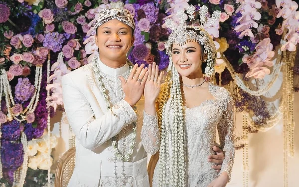 Thumbnail Berita - Sah! Rizky Febian dan Mahalini Resmi Jadi Suami Istri Usai Gelar Akad Nikah