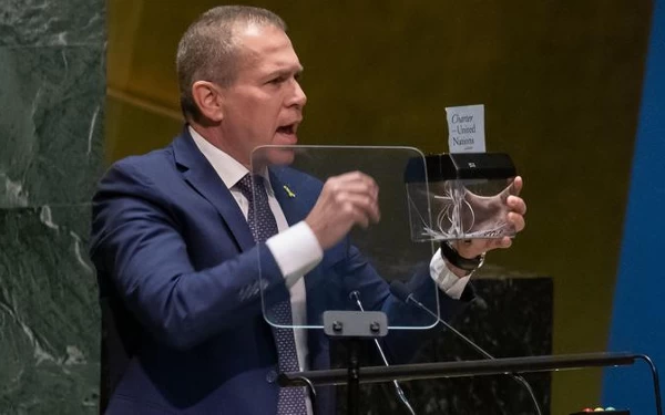 Foto Duta Besar Israel Gilad Erdan berusaha meyakinkan negara-negara di Majelis Umum PBB untuk menolak Palestina menjadi anggota penuh PBB. (Foto: Manuel Elias/UN Photo)