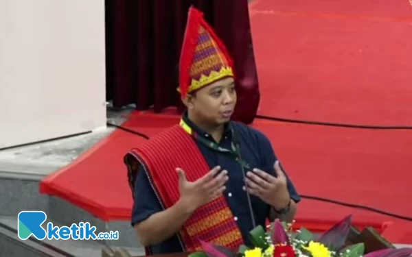 Foto Adham Krisna Satria. S.Si. M.A  staf  khusus kerohamian  UKDW yang mengawal kegiatan AACM  DI Imdonesia