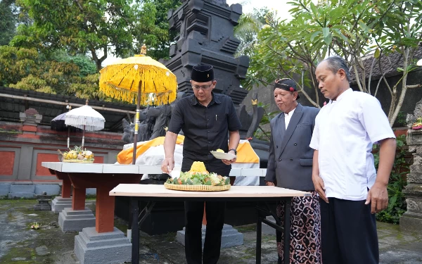 Thumbnail Berita - Hadiri Doa Syukur Umat Hindu HUT ke-108 Kabupaten Sleman, Danang Maharsa Sampaikan Pesan Ini