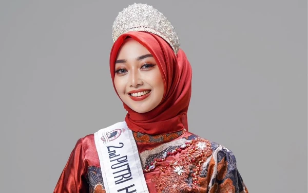 Thumbnail Berita - Putri Hijrotul Lutfiah, RU 2 Putri Hijabfluencer Jatim 2023 Ajak Perempuan Aktif dan Produktif